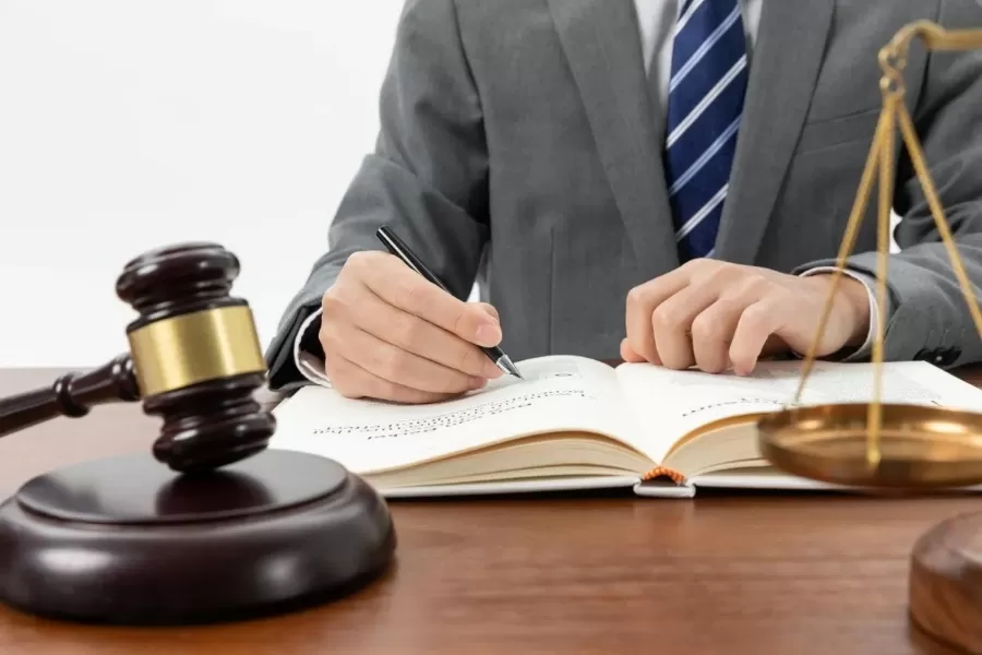 Calificaciones para la asistencia legal gratuita